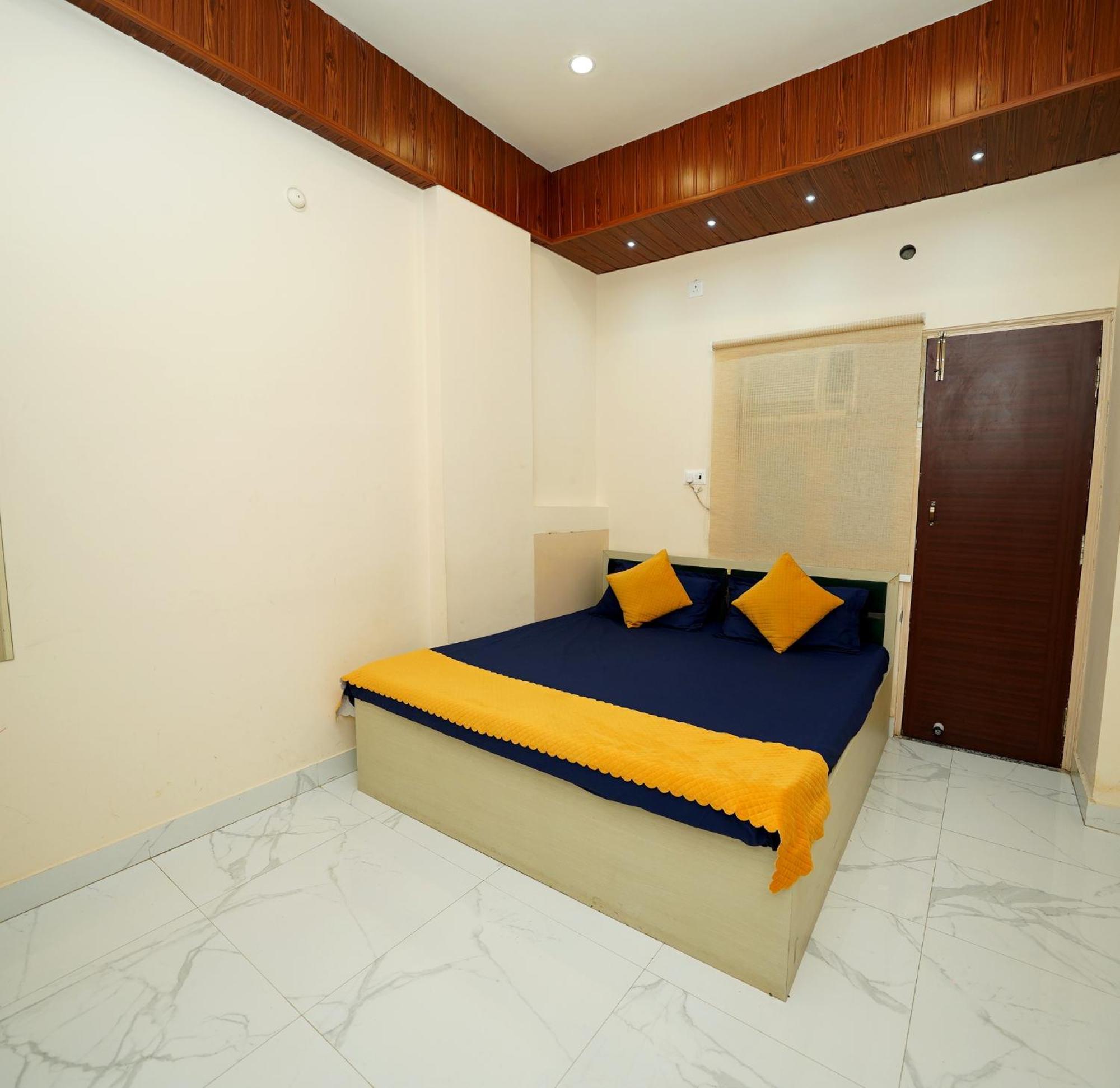 Hotel Golden Lotus Varanasi Exterior foto